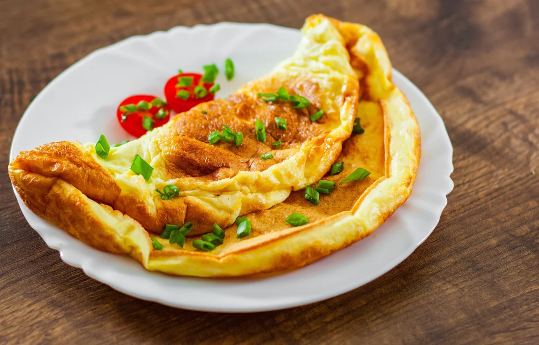 Omelete detox com legumes: receita proteica, prática e leve para jantar ou café da manhã