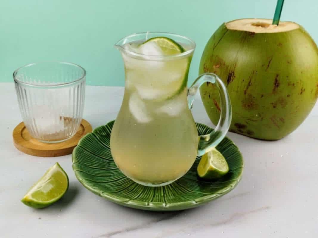 Desintoxicação Leve com Chá de Casca de Coco Verde: Benefícios e Como Fazer