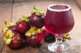 Água detox de mangostão
